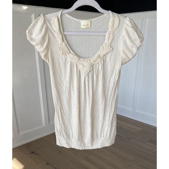 Pretty Good Womens Cream Striped Rosette Collared Puff Sleeved T Shirt Sz Medium - Picture 1 of 9